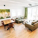 Hof Koehne - Haus Landvergnuegen Links *