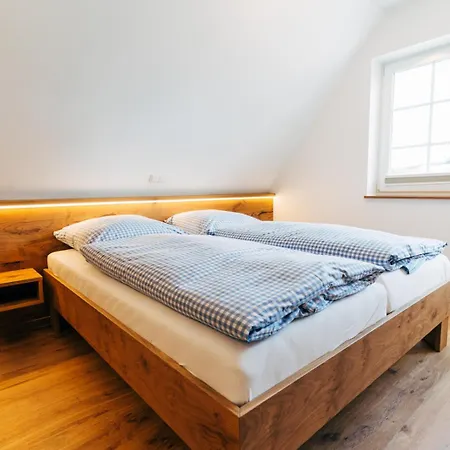 Hof Koehne - Haus Landvergnuegen Links